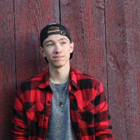 Meet your Posher, Jesse - Picture 1 of 1